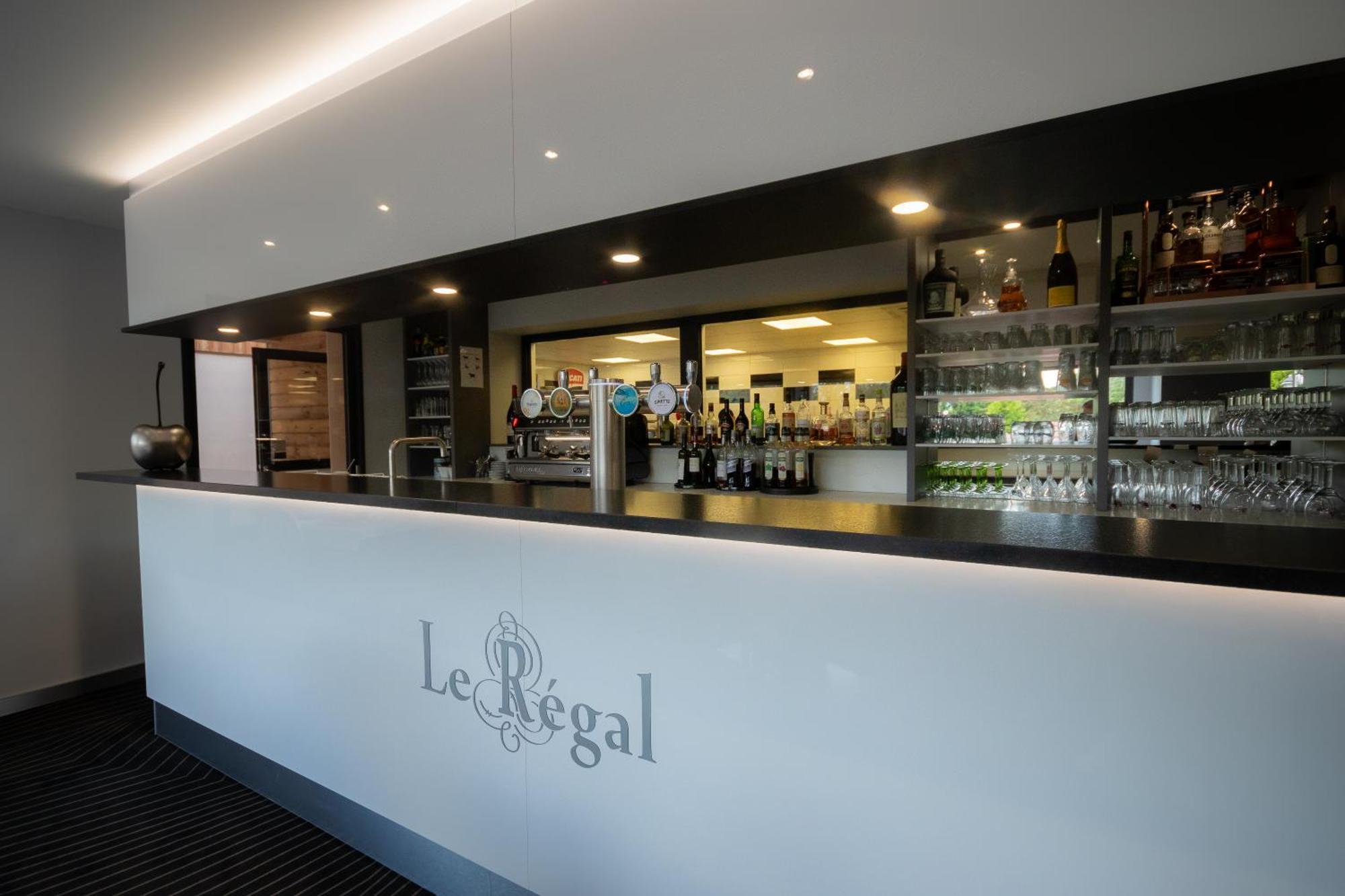 Hôtel Restaurant Le Régal Saint-Die-des-Vosges Esterno foto